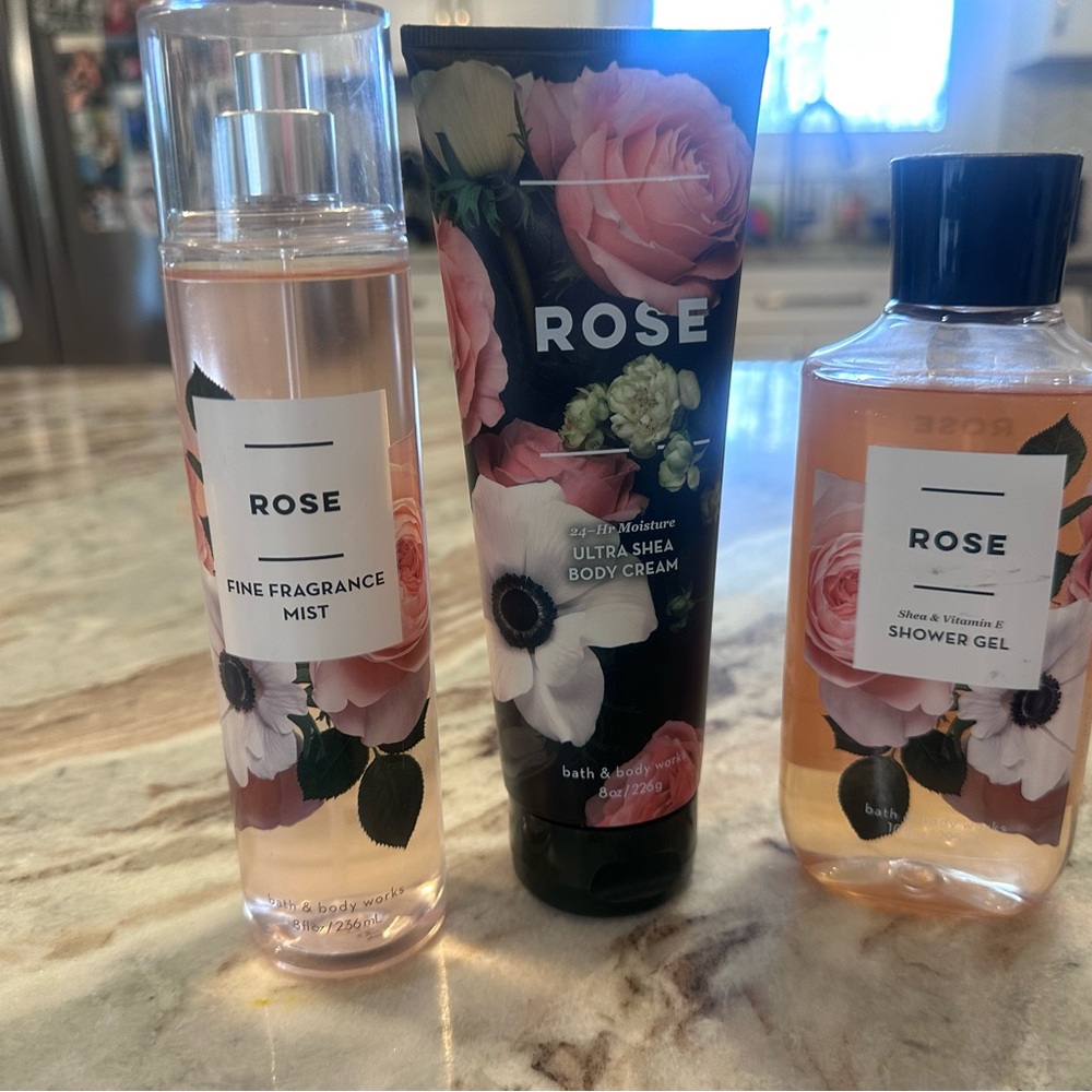 Bath & Body Works Rose Body Wash Set - Pink and Black